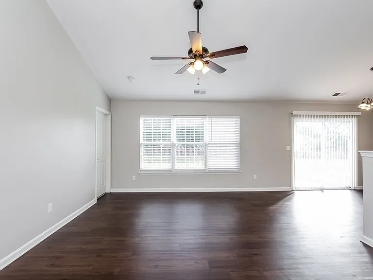 10120 Green Hedge Ave — Photo 2