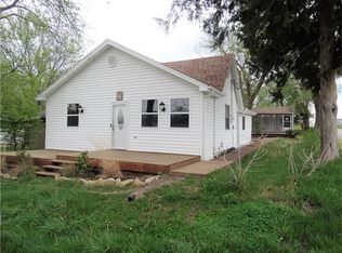 18401 Holmes St, Smithville, MO 64089