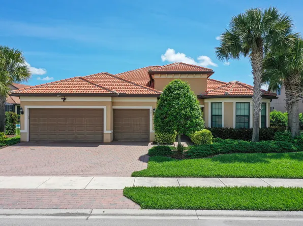 301 SE Huntington Circle, Port St Lucie, FL 34984