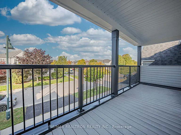 44 Moynahan Cres #MAIN — Photo 4