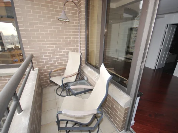 330 East 38th Street image 5 of 27