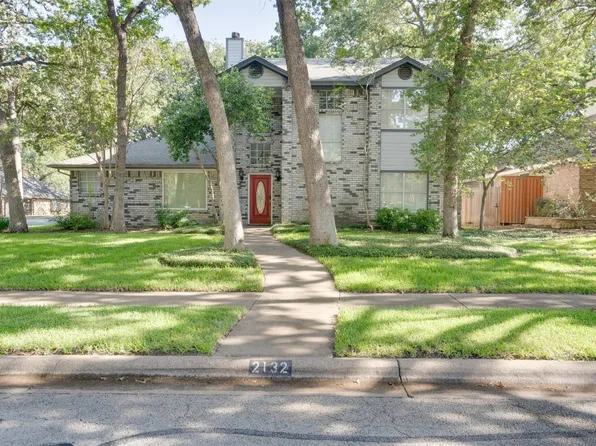 2132 S Winding Creek Dr, Grapevine, TX 76051