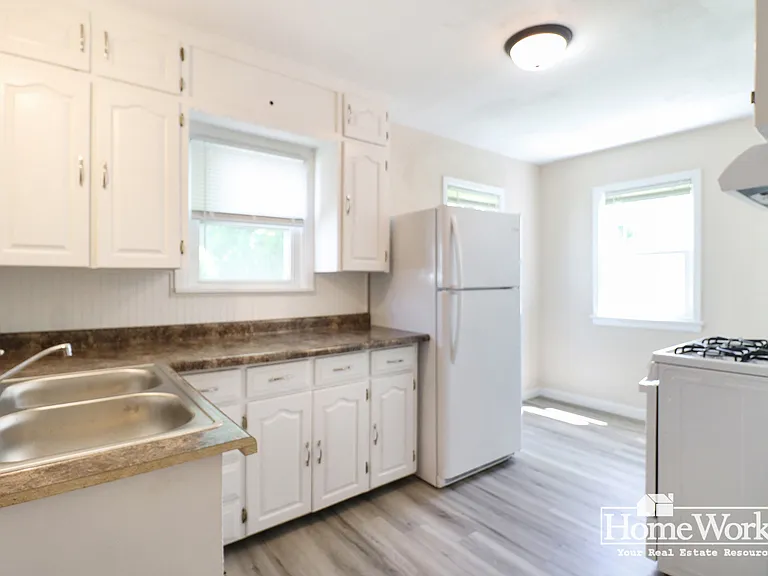 2823 Calhoun St — Photo 6