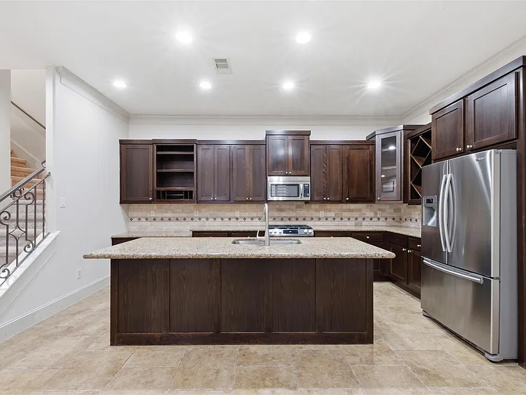 5929 Kansas St — Photo 10
