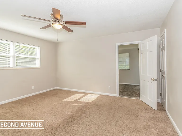 1224 Crown Dr — Photo 9
