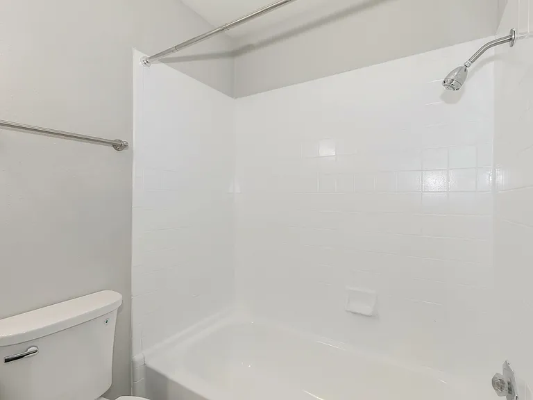 Lamar Place Apartments — Photo 44