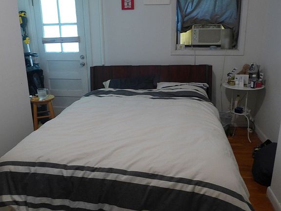 3rd image of 381 16th St #1