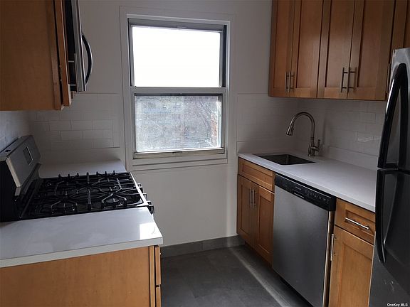 5th image of 15 Schenck Ave APT 3G