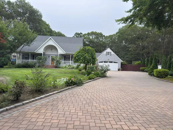 18 Jerusalem Hollow Road, Center Moriches, NY 11949