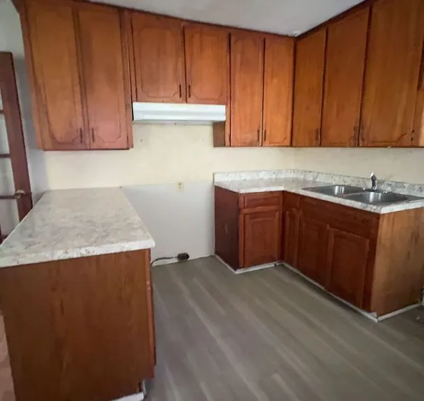 1901 Dellwood Ave — Photo 12