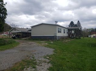 202 Crystal Springs Rd, Elkins, WV 26241