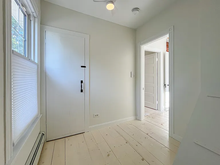22 Crescent Ave — Photo 52