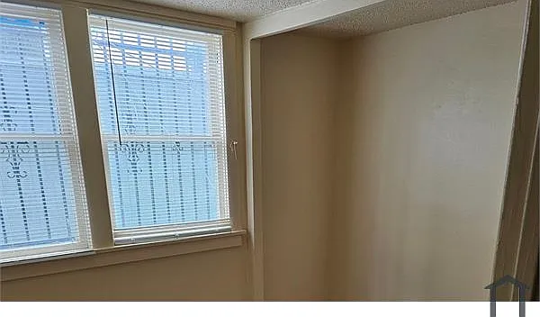 220 W 12th St — Photo 3