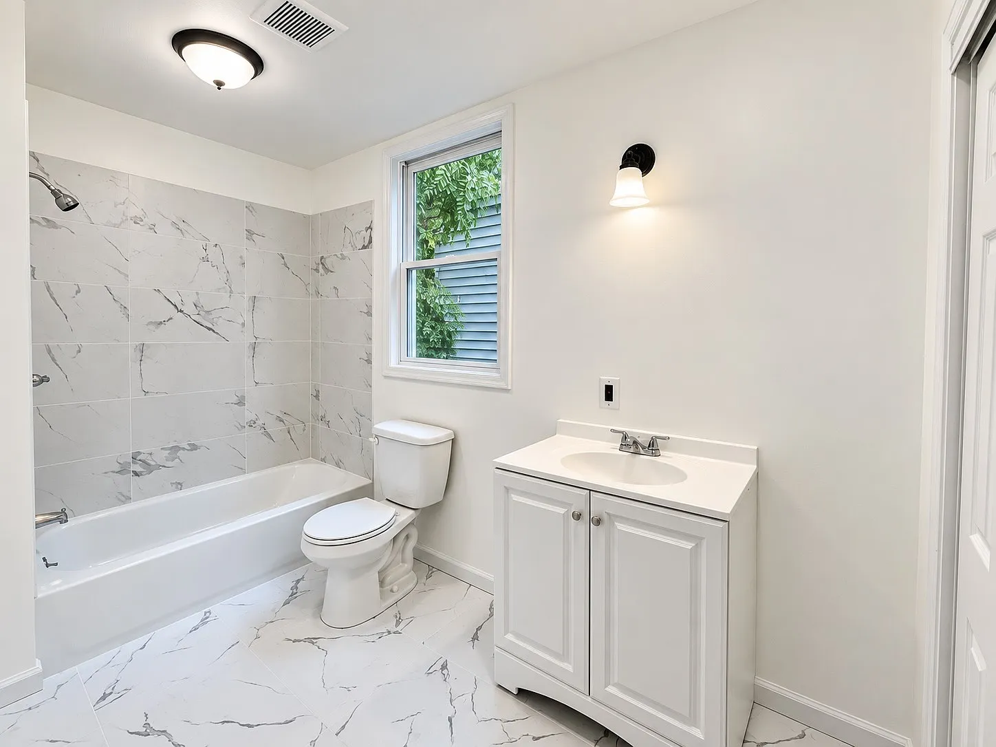 2 bed, 695 sqft, $1,800 — Photo 3
