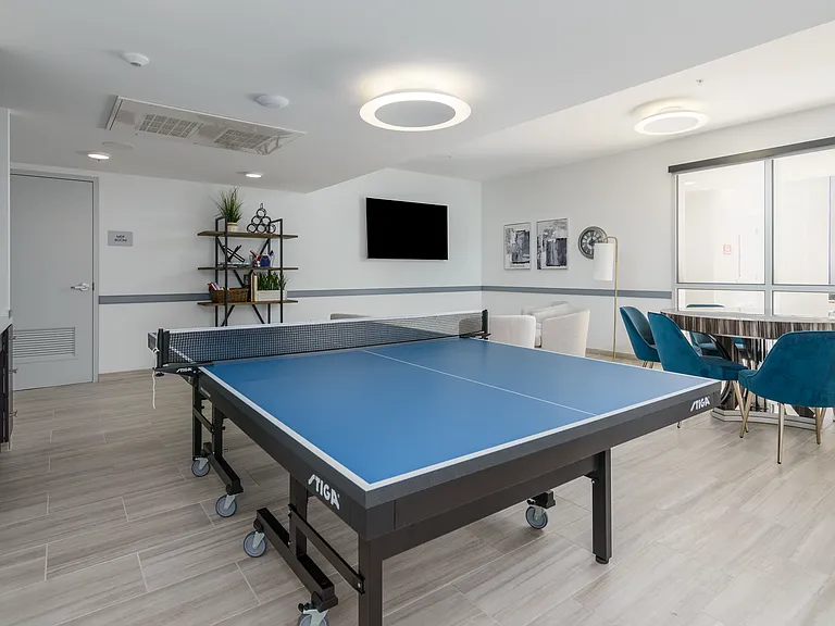 Vantage Apartments — Photo 15