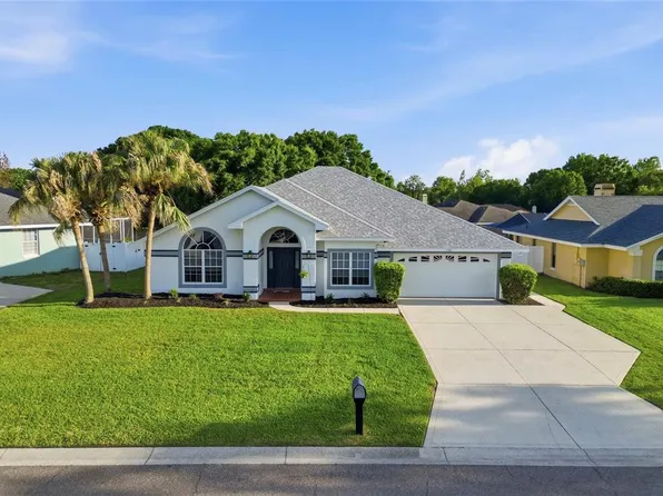 737 Santa Maria Dr, Winter Haven, FL 33884