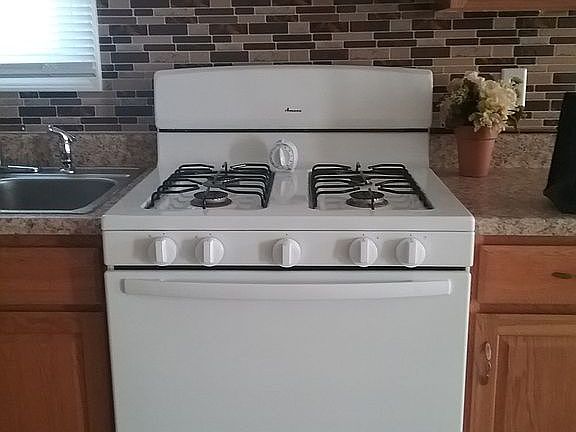4th image of 236 N La Salle Ave