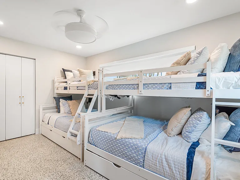 2882 W Vina Del Mar Blvd — Photo 36