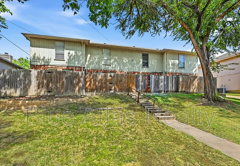 3828 Coates Cir — Photo 13