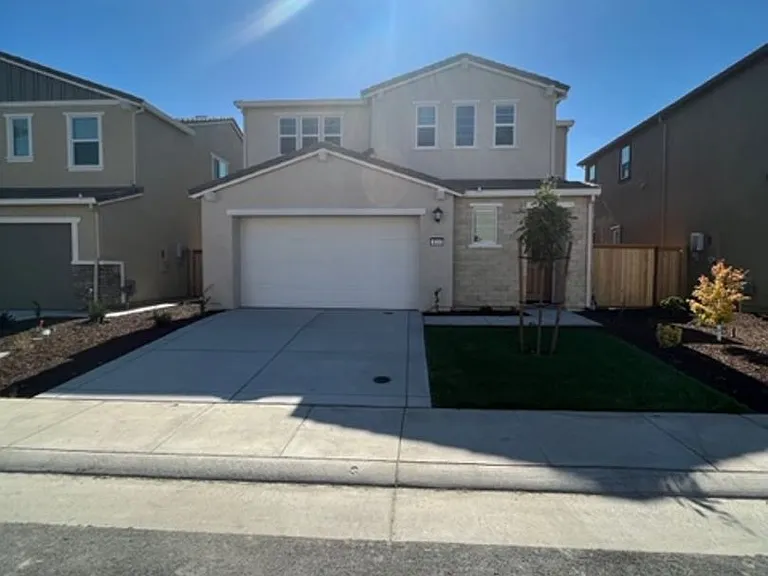 4049 Sprout St — Photo 2