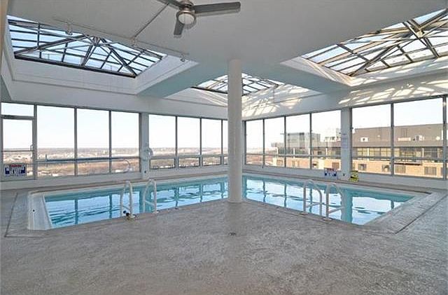 1st image of 600 E 8th St APT 8L