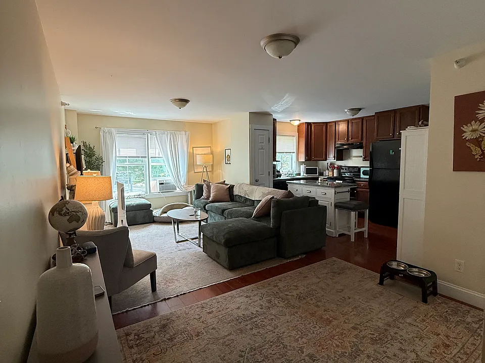 512 Mountain Rd #4