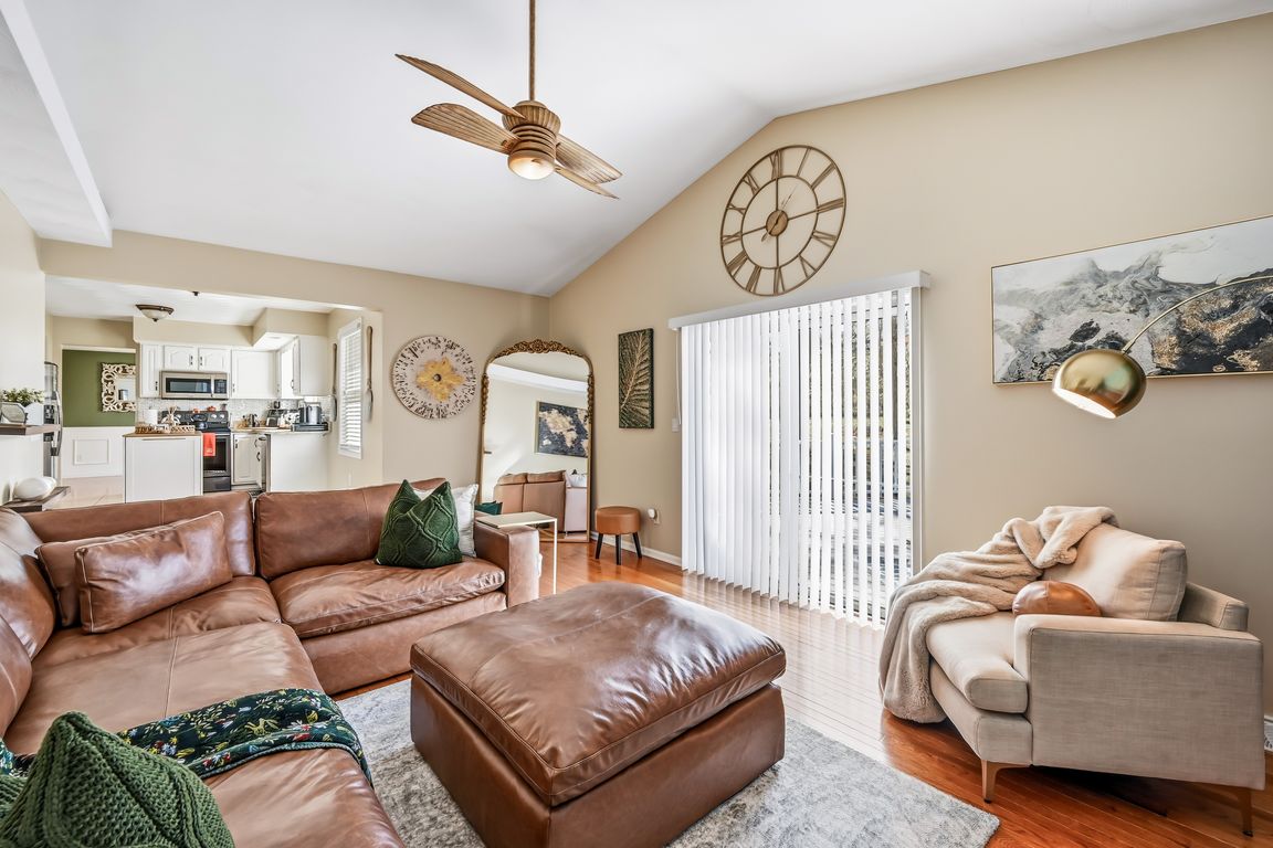 next background image