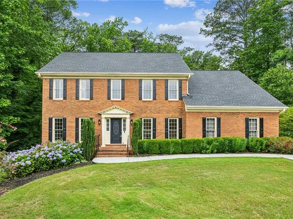 5524 Wedgewood Ct SW, Lilburn, GA 30047