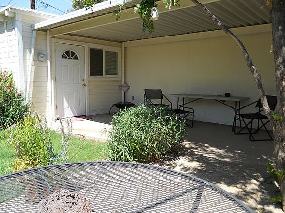 5th image of 322 E Mariposa St