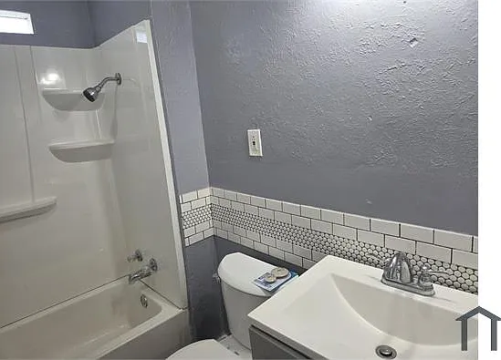 5600 Hiett Ct — Photo 11