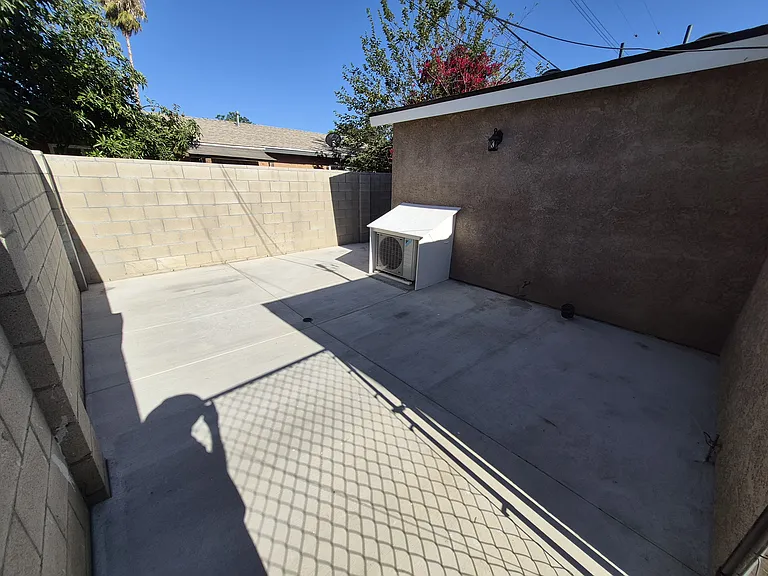 901 E Occidental St #2 — Photo 16