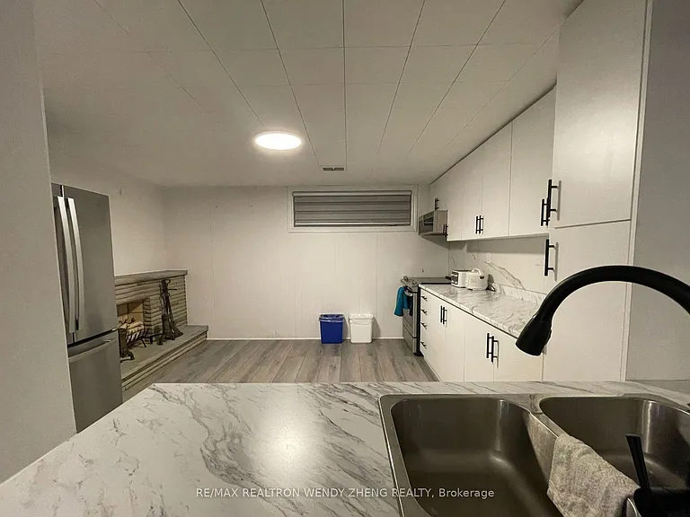 284 Wilmington Ave #LOWER — Photo 4