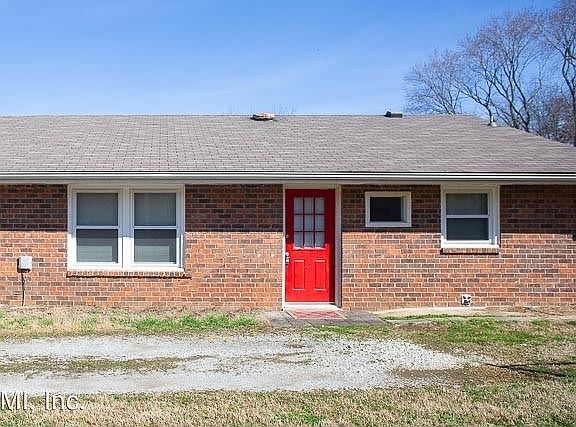 2nd image of 118 Daniels Dr APT B