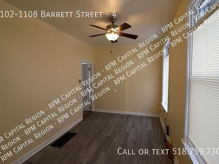 1102-1108 Barrett St #4 — Photo 6