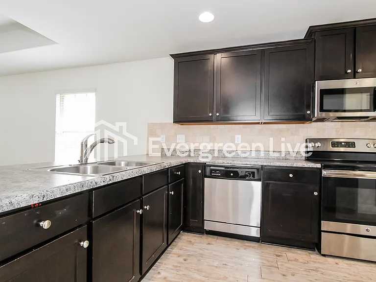 6821 Oaklawn Ln — Photo 6