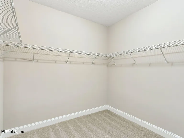 571 Marquesa Cir — Photo 25