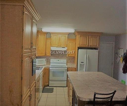 5th image of 4042 Meadowglen Ave