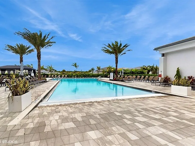 8350 Royal County Down Rd — Photo 40