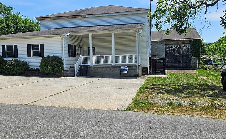 Listing photo 5