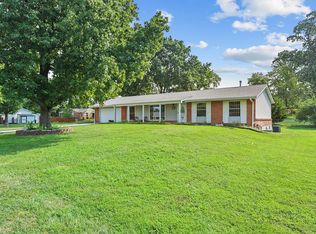 1138 Orchard Lakes Dr, Saint Louis, MO 63146