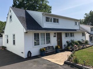 412 Remsen Ave, Avenel, NJ 07001
