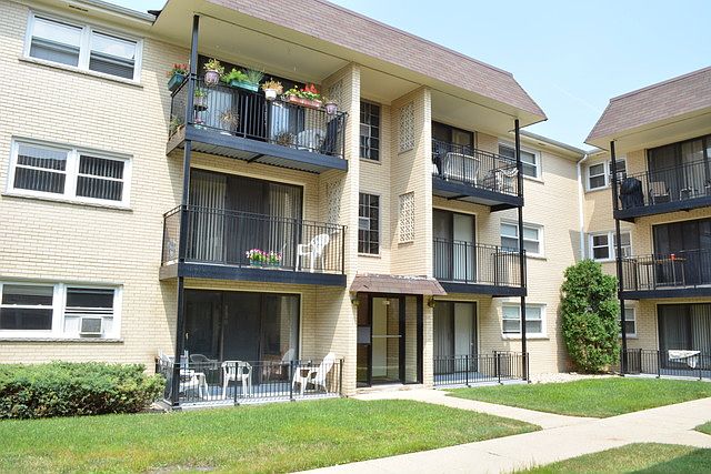 1st image of 6567 N Harlem Ave APT 2E