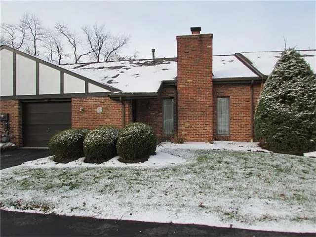 108 Victoria Dr photo 1