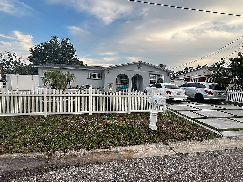 1st image of 3102 W Henry Ave