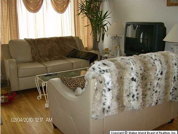 5th image of 22 Crabtree Ln