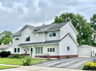 269 Tower Ln, Elk Grove Village, IL 60007