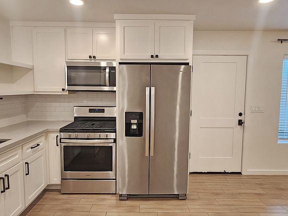 4th image of 2554 27th St APT A