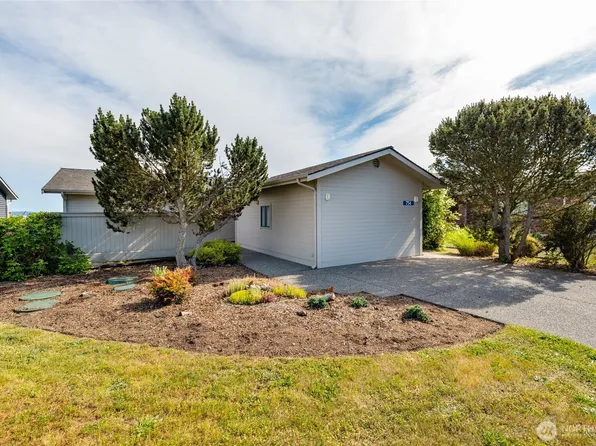 754 Livingston Bay Shore Drive, Camano Island, WA 98282