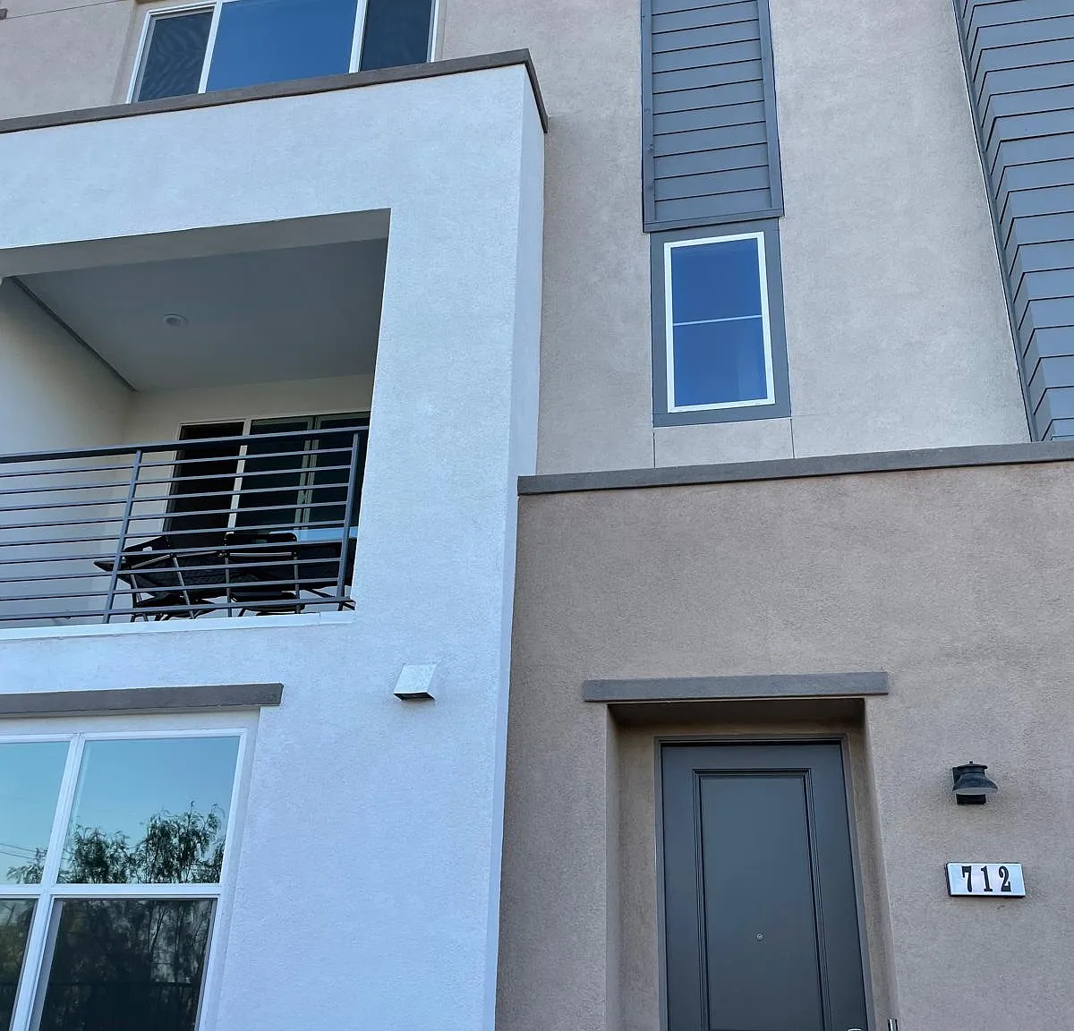 3 bed, 3.5 bath, 1922 sqft, $3,900 — Photo 3