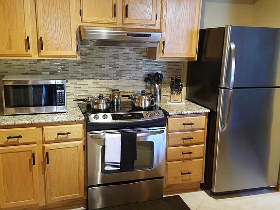Upgraded SS Appliances With Granite Counters